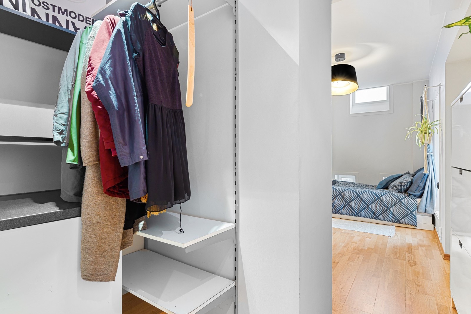 Garderobe/oppbevaringsmuligheter i gang